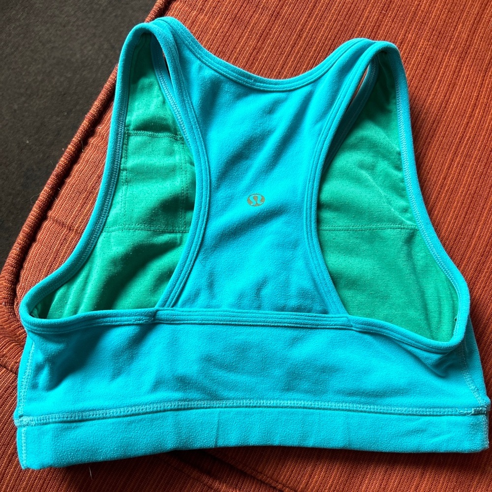 Lululemon Ladies Size M Blue Racer back Top - Picture 2 of 3